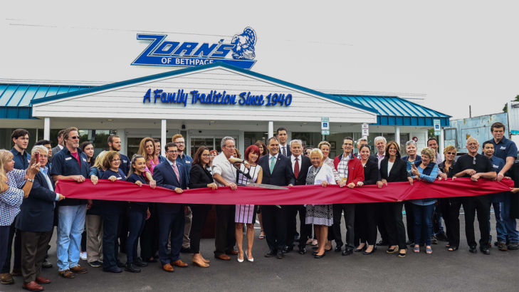 Zorns Ribbon Cutting