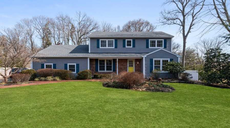 35 Setalcott Place Setauket